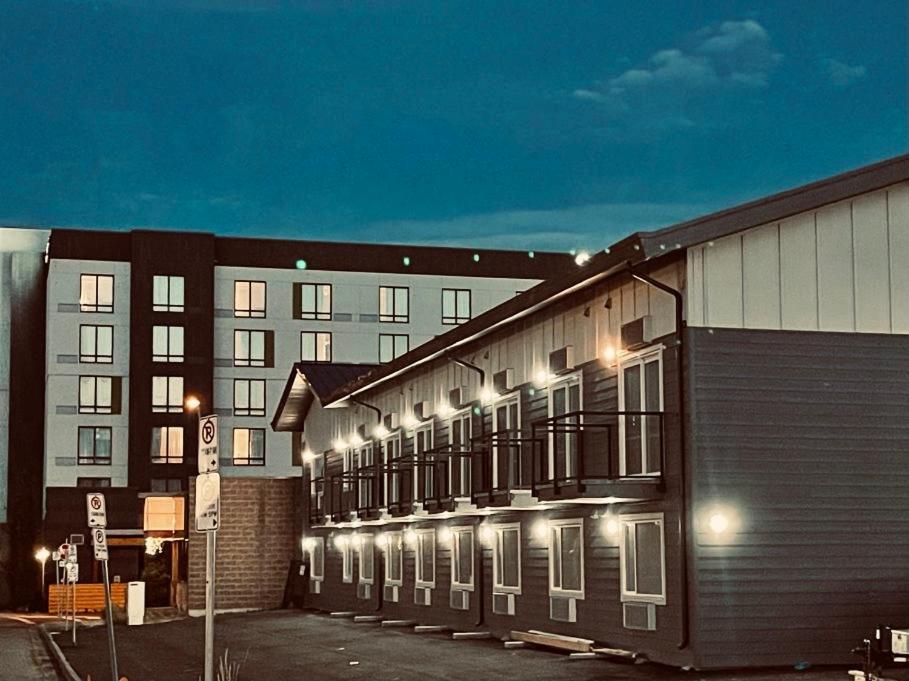 Econo Lodge Принс-Джордж Экстерьер фото