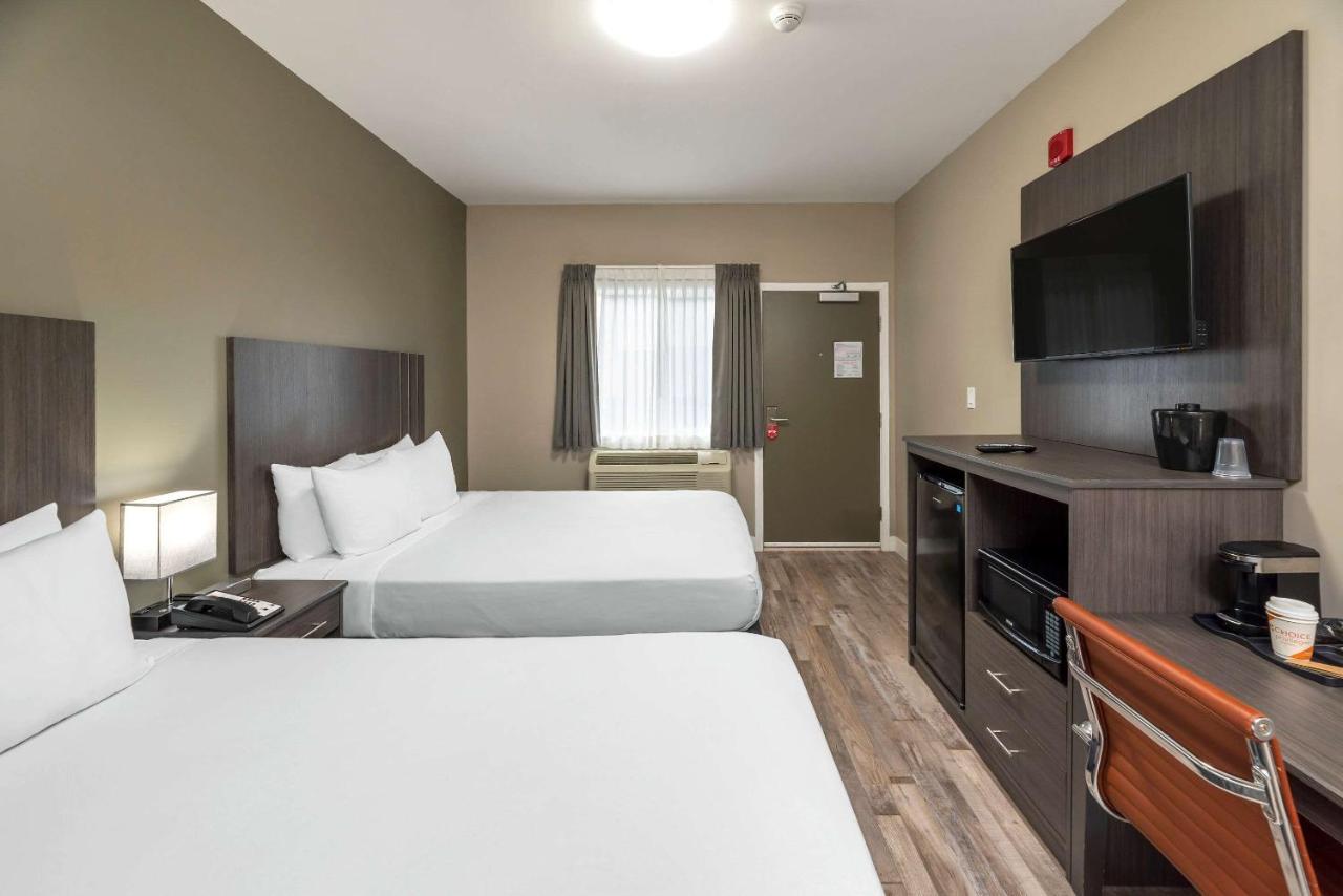 Econo Lodge Принс-Джордж Экстерьер фото