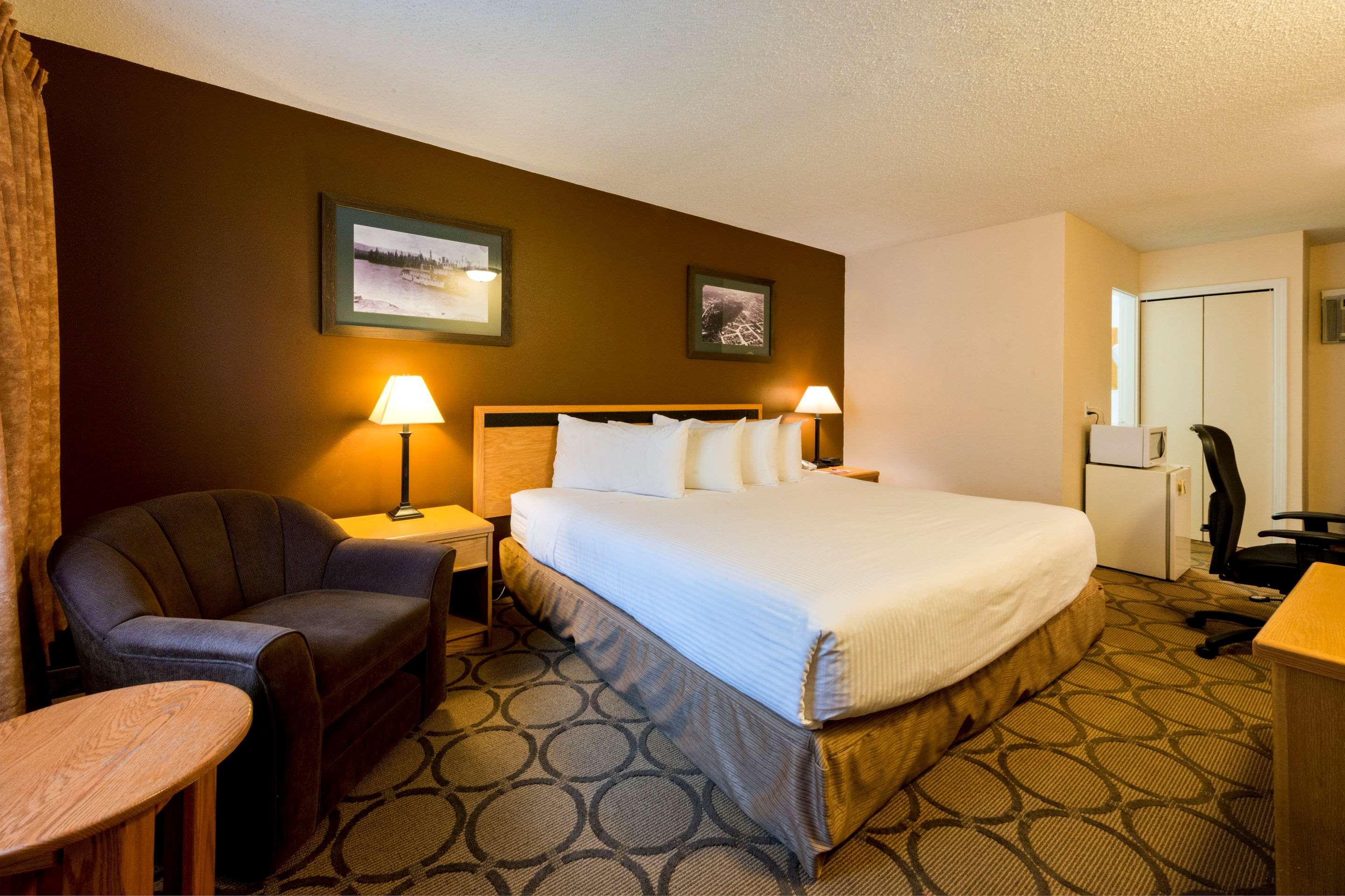 Econo Lodge Принс-Джордж Экстерьер фото