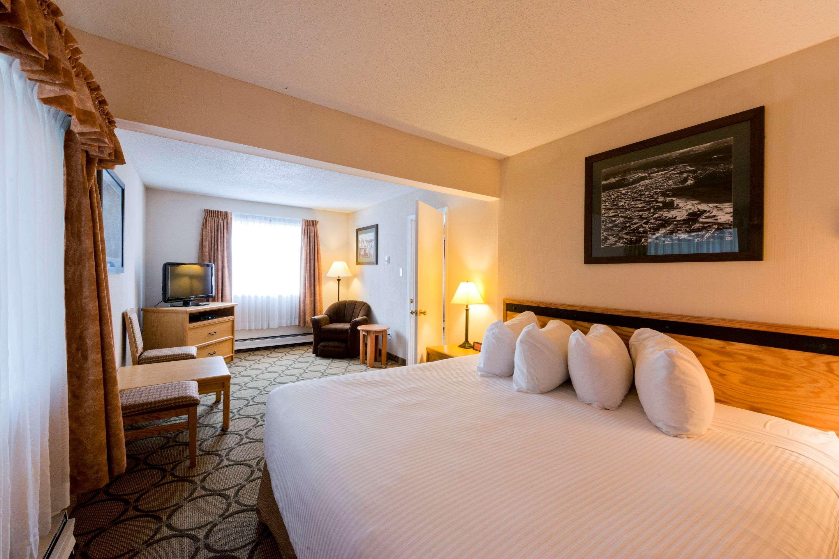 Econo Lodge Принс-Джордж Экстерьер фото