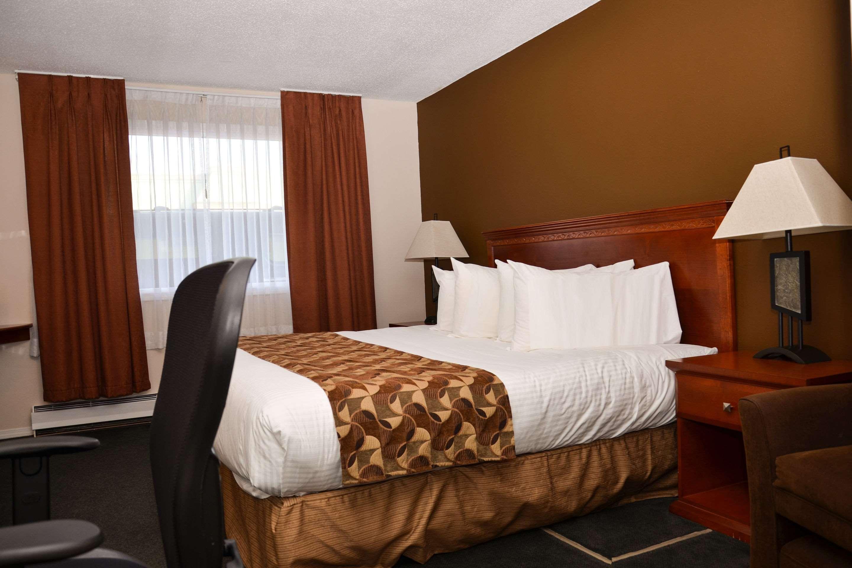 Econo Lodge Принс-Джордж Экстерьер фото