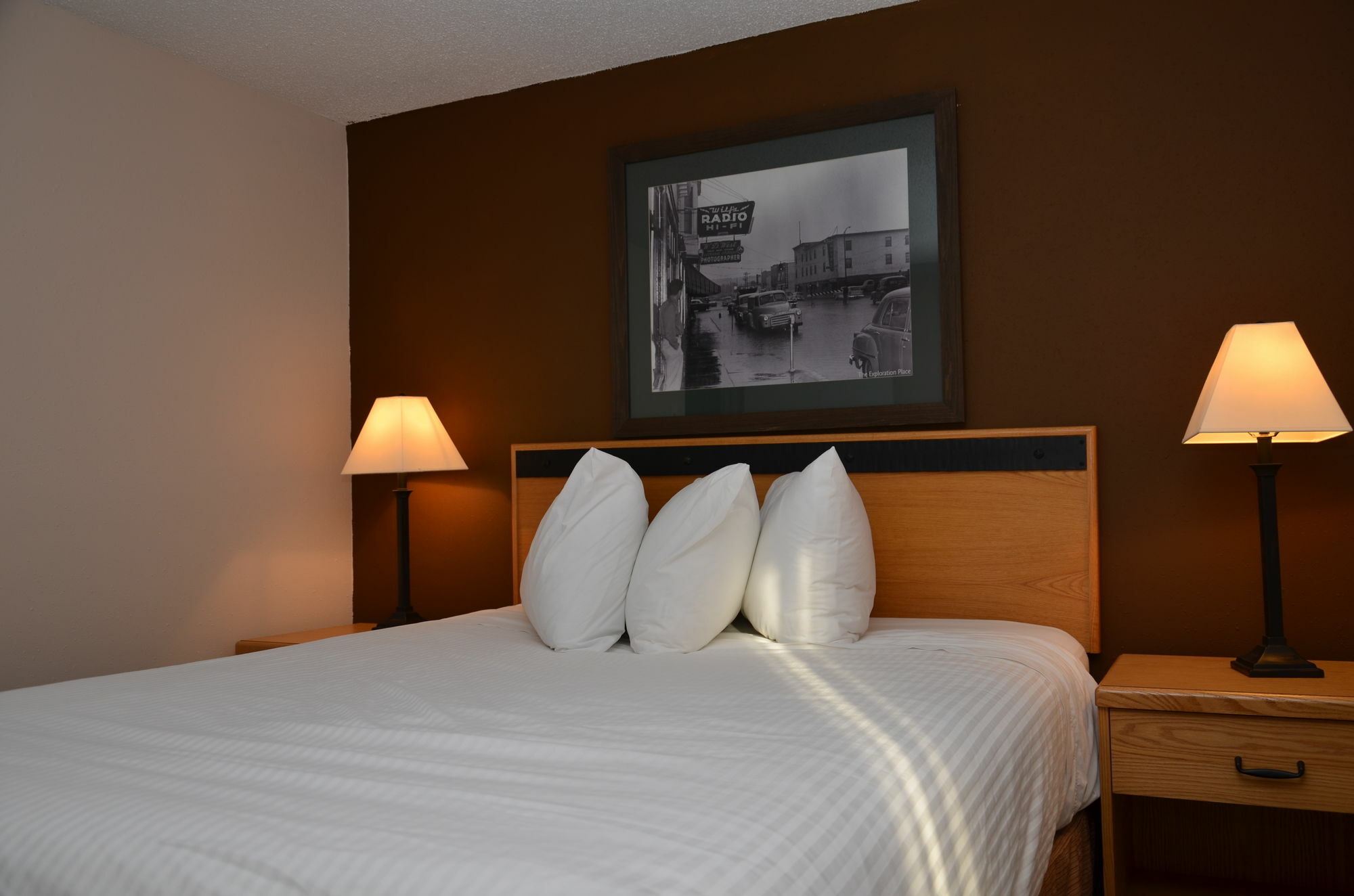 Econo Lodge Принс-Джордж Экстерьер фото